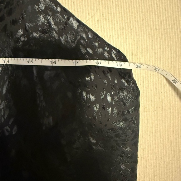 Adrienne Black Metallic Relaxed Camisole - Picture 4 of 7